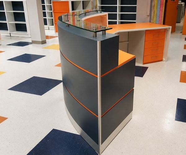 Diseño y fabricación de muebles de recepción