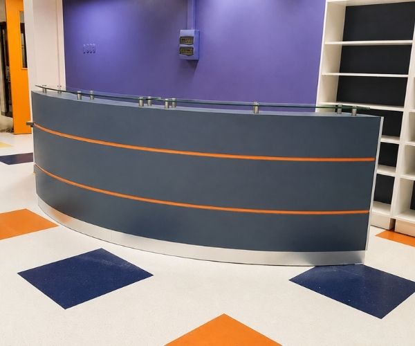 Diseño y fabricación de muebles de recepción