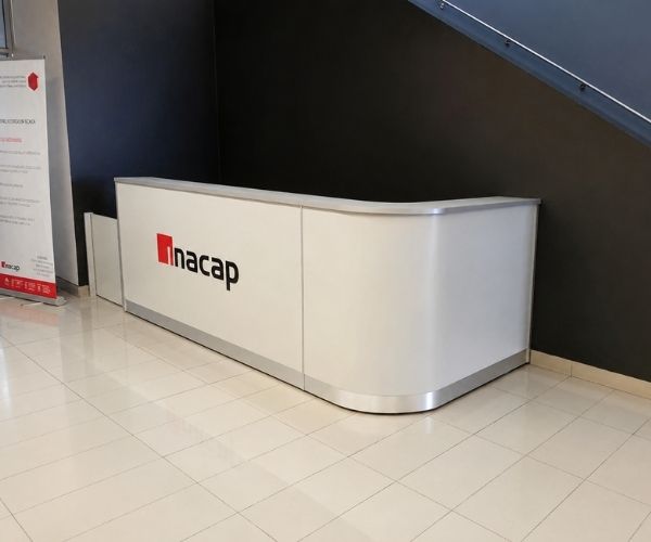 Diseño y fabricación de muebles de recepción